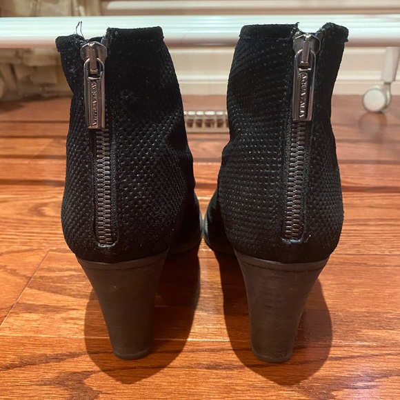 Shoes - Picture 3 of 6